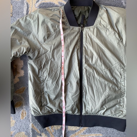 Under Armour Women's Unstoppable Reactor Reversible Bomber Medium - Picture 9 of 13